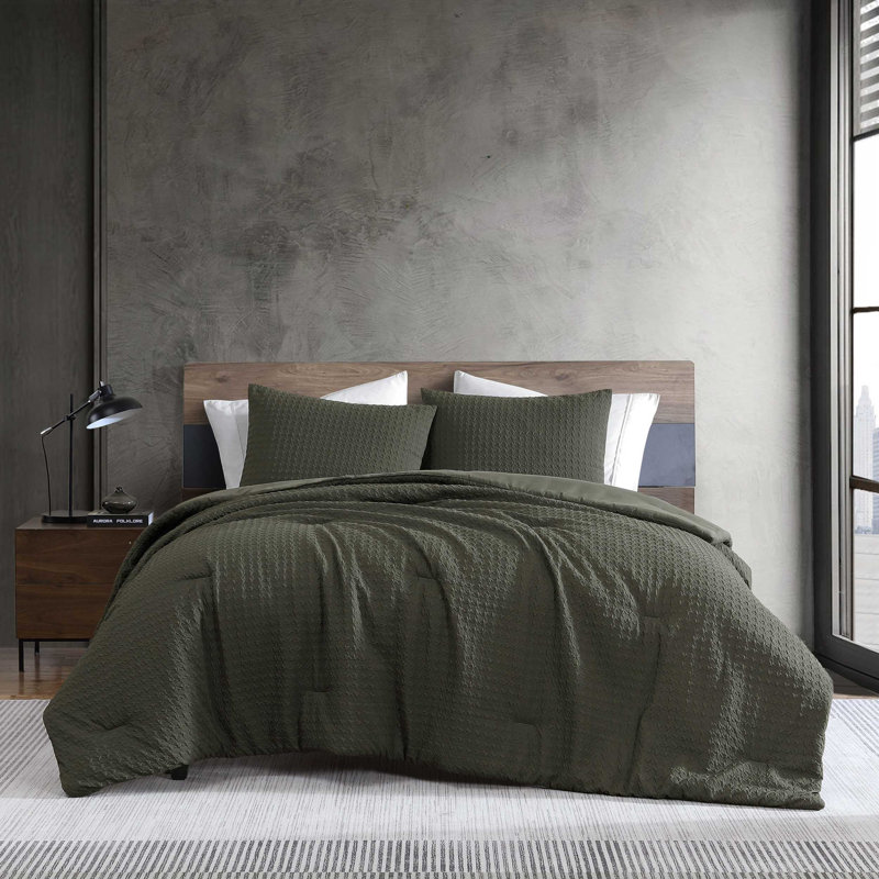 Kenneth Cole Houndstooth Reversible Green Comforter Set, Queen Comforter + 2 Standard Shams