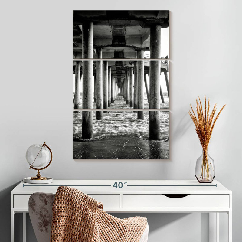 Underneath huntington beach pier Aletra, H 32 po x l 20 po