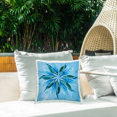 Coussin d'extérieur Blue Flower Shape Design par Liz Jardine