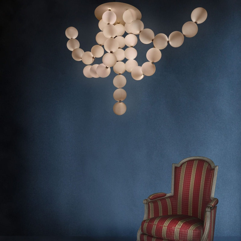 Lustre en laiton clair à intensité variable, Transparent, Or brossé, 78 po de longueur x 8 po de largeur x 47 po de hau