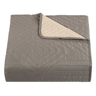 Mileydi Throw Blanket