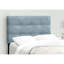 Lit plateforme simple en velours bleu pour un intérieur de chambre chic