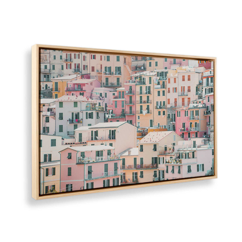 «Pastel Village», reproduction sur toile, Érable américain encadré, H 20,75 po x l 30,75 po x P 1,75 po