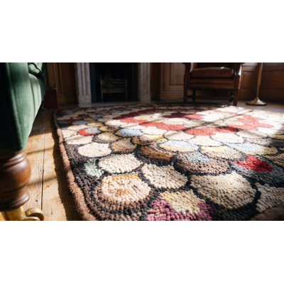 Tapis à motif floral antique et artistique