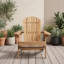 Chaise de patio pliante en bois d'acacia avec dossier à lattes, accoudoirs larges, structure en bois franc résistant à l'eau