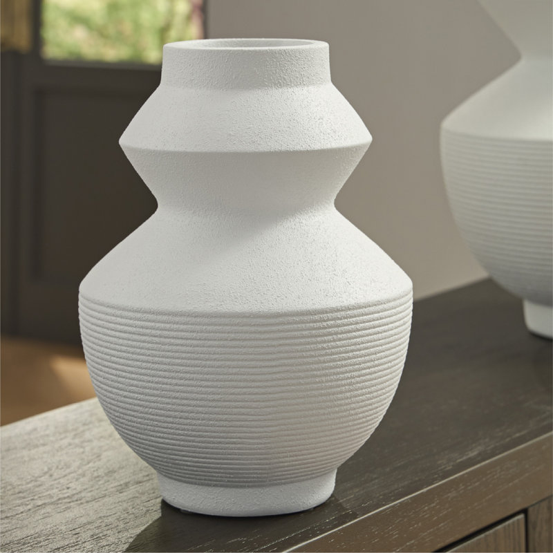 Vase Naveen, H 13 po x l 10 po x P 10 po