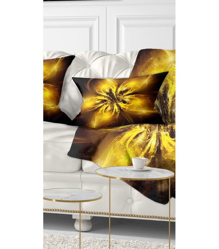 Coussin décoratif imprimé floral brillant sur fond noir