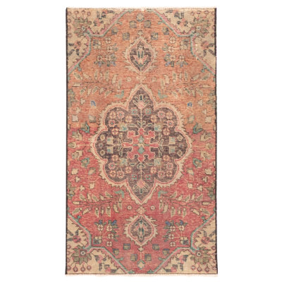 Tapis rouge Nisbet 2 pi 6 po x 4 pi 6 po