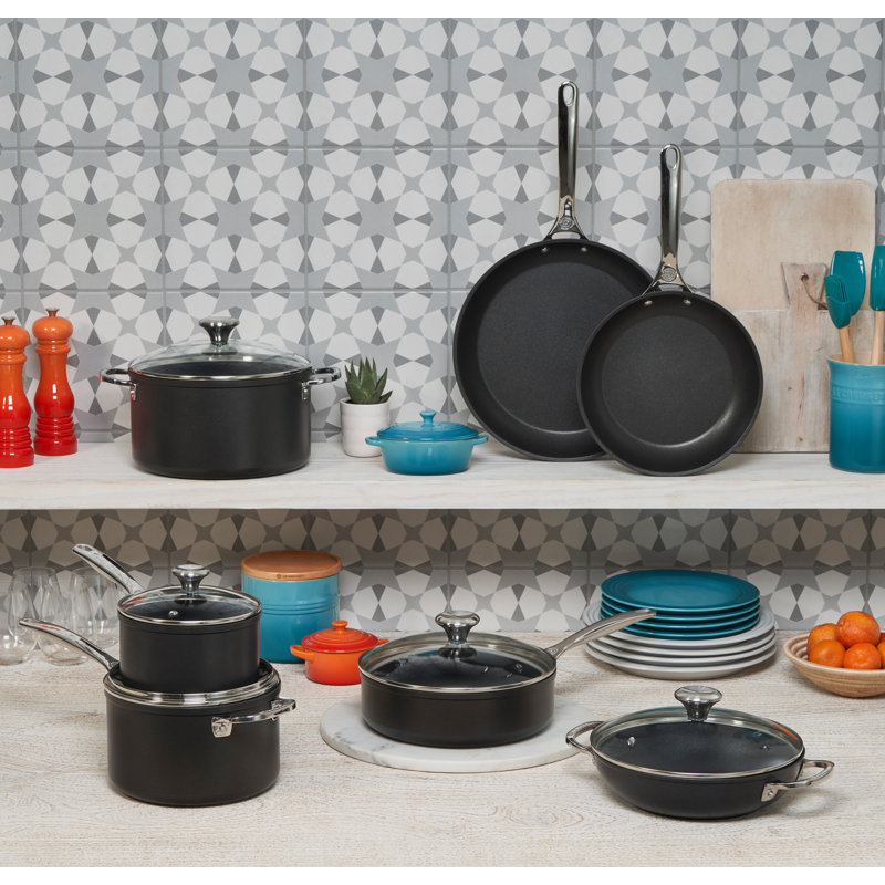 Le Creuset Toughened Nonstick Stockpot with Lid, 6.3 qt.