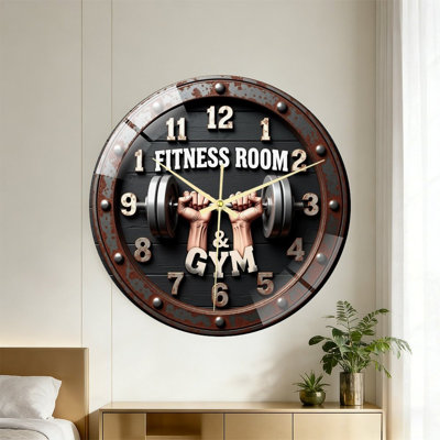 Horloge murale pour salle de sport avec haltères et graphique haltérophile, chiffres rétro patinés, mouvement à quartz silencieux et façade en verre trempé. Décoration murale sportive pour les espaces de gym à domicile et d'entraînement.