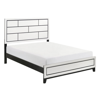 Grand lit blanc avec attrait moderne, bois, décoration en ligne noire, lit d'appoint, élément d'ameublement de chambre à coucher