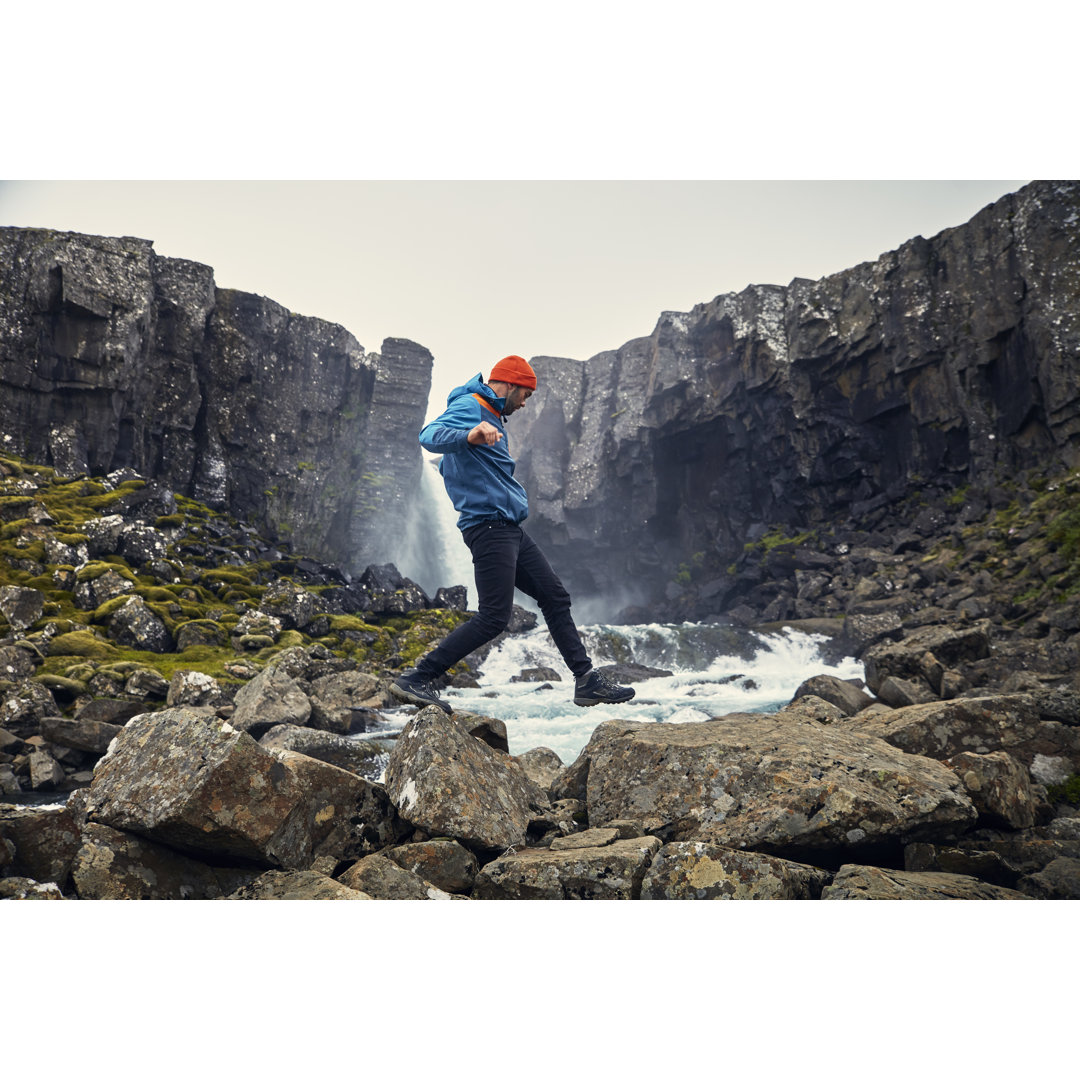 Crossing The Stream von Janiecbros - Kunstdrucke auf Leinwand ohne Rahmen