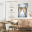 Yarlin faisant griller du champagne-108437927