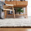 Tapis gris / ivoire tissé à la main en laine / coton Perkinsville-438788027
