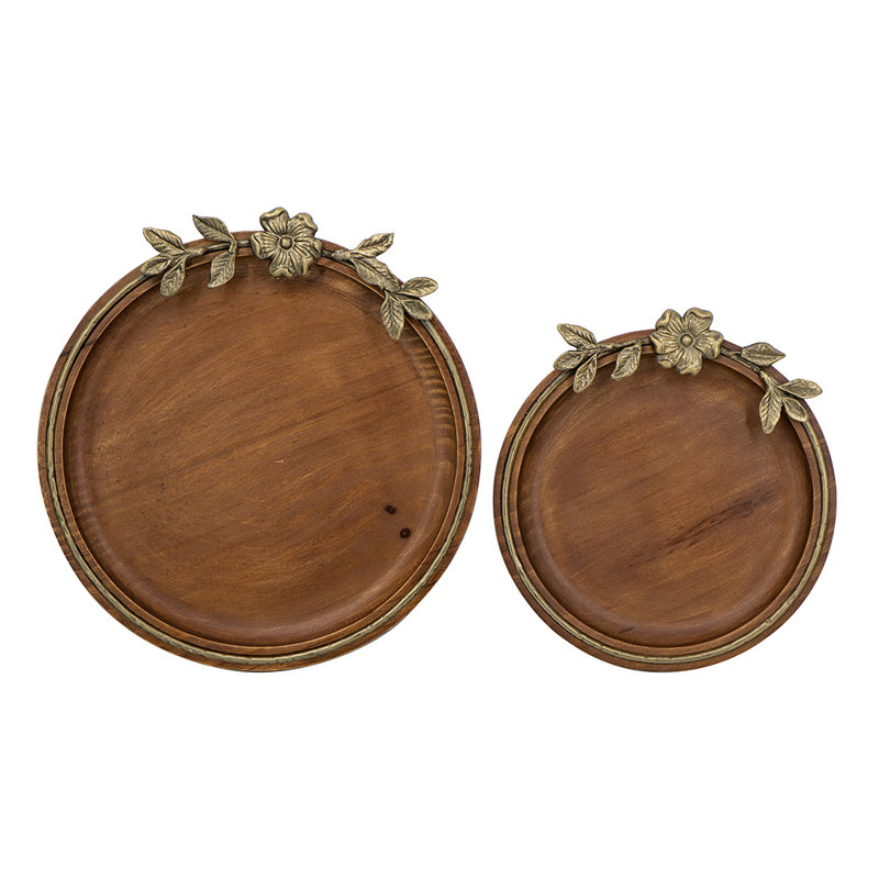 S / 2 plateaux décoratifs en bois de pin brun avec accent doré L: 14,5 x 15,5 x 1,5 po S: 11,5 x 12 x 1,5 po