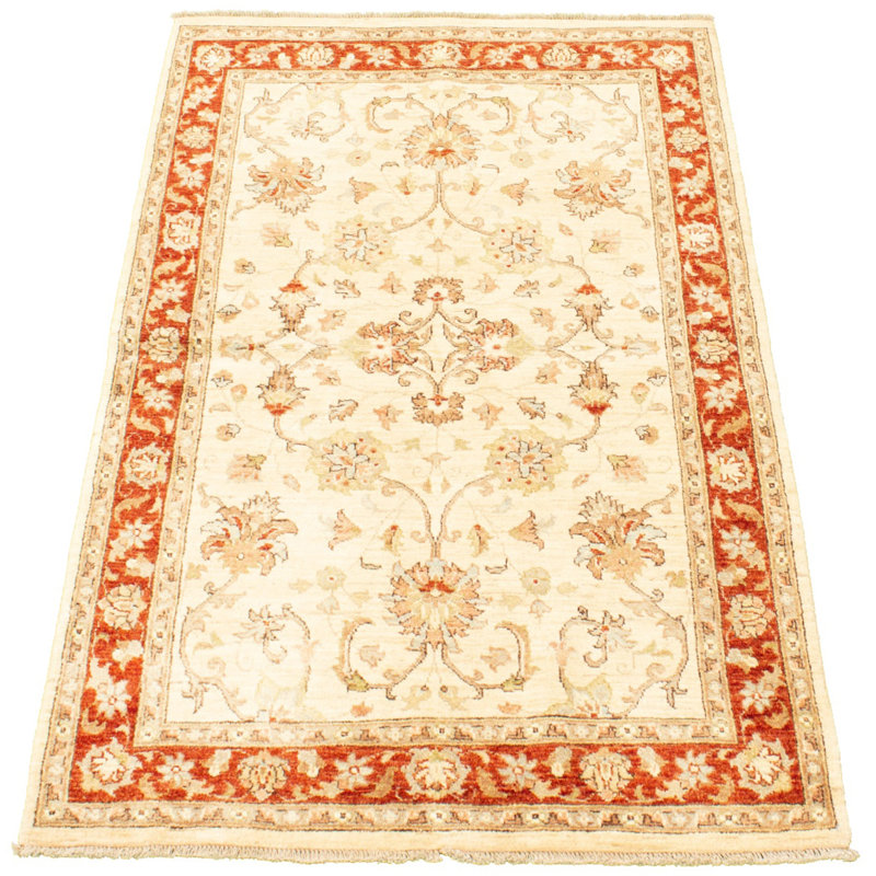 Tapis de bois one-of-kind à la main-noué la 2010 ushak crème 4 pi 2 po x 6 pi zone de laine Goslinga
