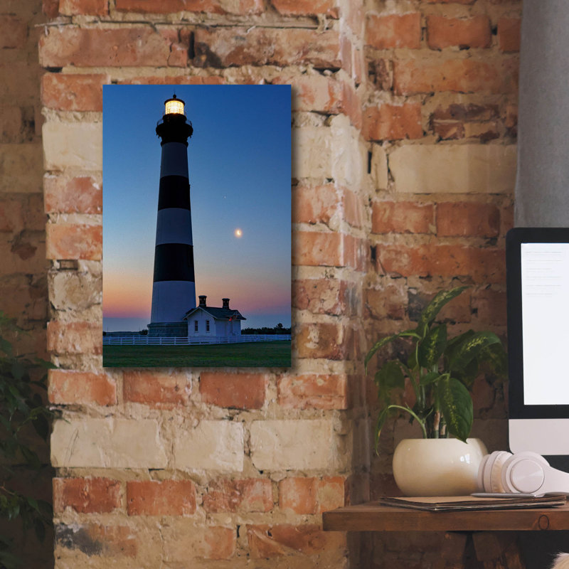 Toile épique Graffiti «Bodie Island Lighthouse» par Rick Berk, 12 po x 18 po, H 18 po x l 12 po