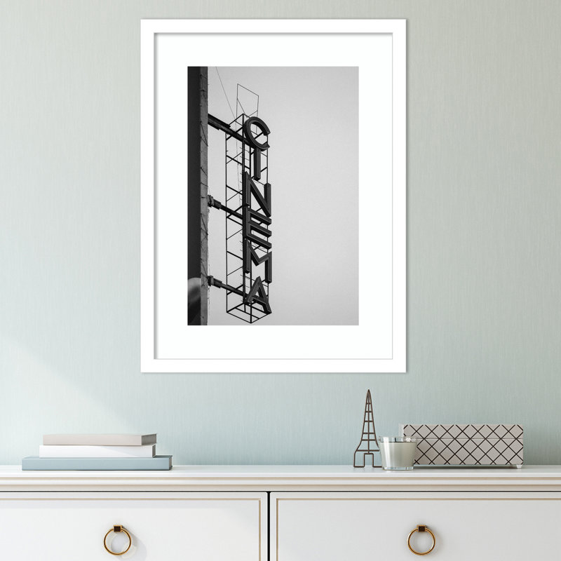 «Cinéma Marquee Sign» par Design Fabrikken, reproduction de photo sur papier encadrée, H 20 po x l 15 po, Blanc