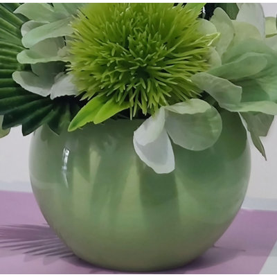 Décoration florale simulée