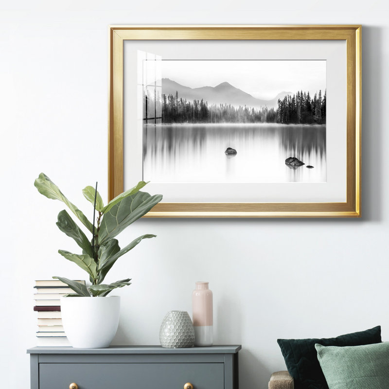 Mountain Reflection - Photographie avec cadre photo, H 30,5 po x l 42,5 po x P 1,5 po, Or