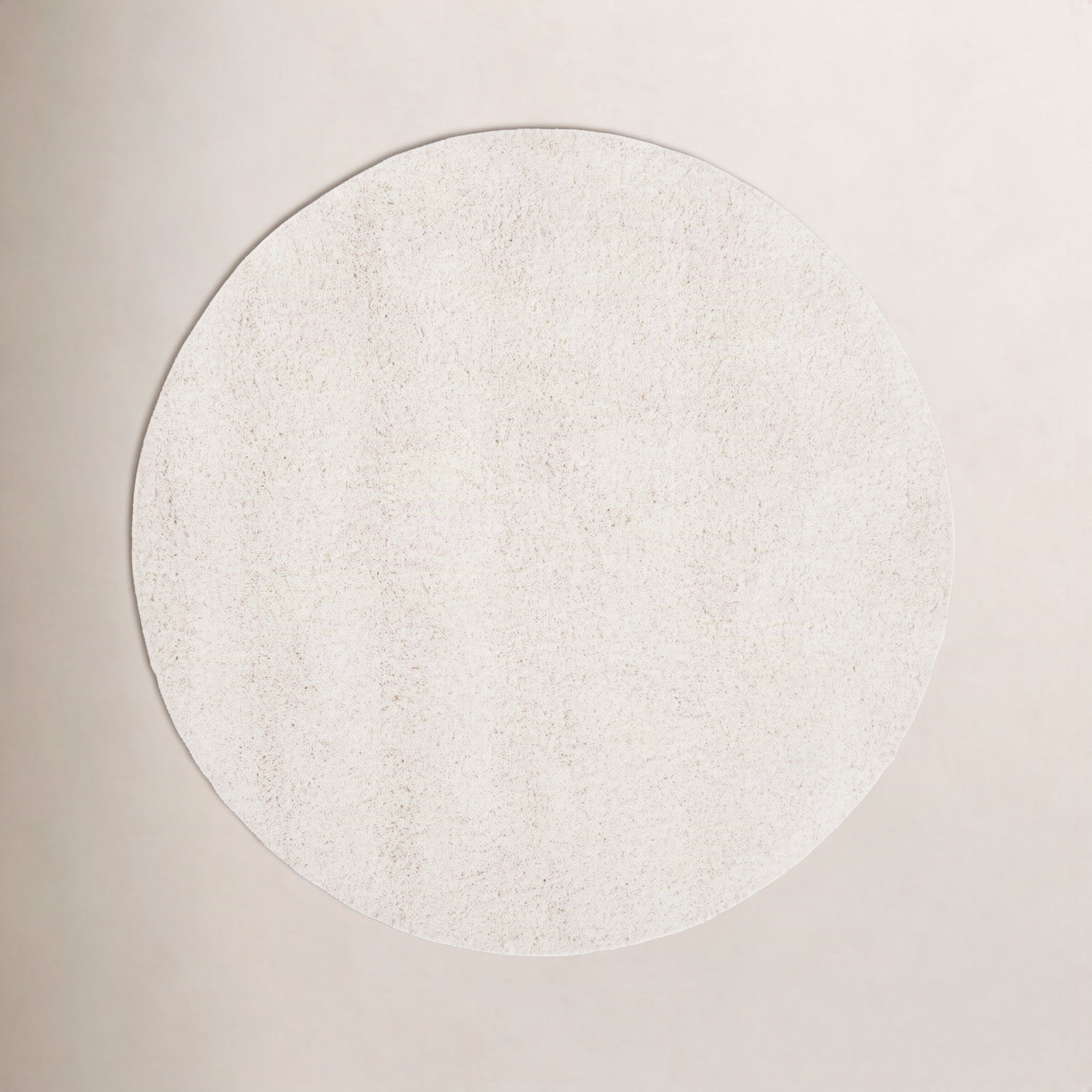 Ivory Shag Rug, Round 11'