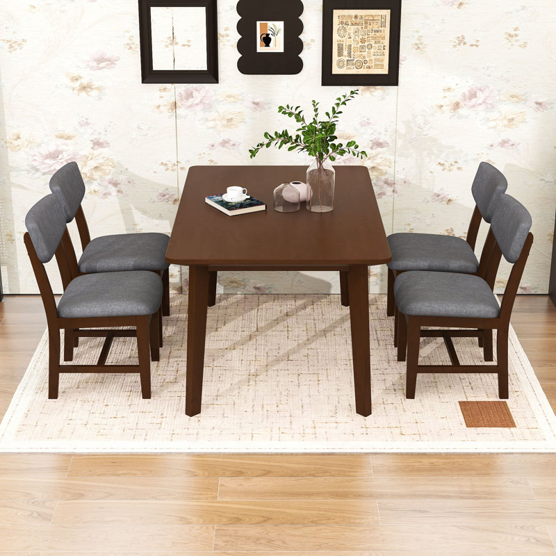 Ensemble repas avec 4 chaises rembourrées, Noyer