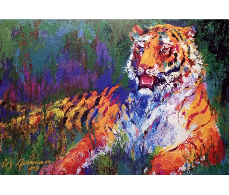 Tigre au repos, H 16 po x l 24 po