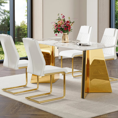 Mobilier de salle à manger: plateau de table en pierre frittée de 63 po x 31,5 po x 30 po, pieds en métal doré, 4 chaises en polyuréthane blanc avec sièges en acier inoxydable exquis faciles à assembler