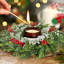 Couronne de Noël artificielle - vert / rouge - eucalyptus et conifère avec baies rouges, décoration de Noël intérieure / extérieure