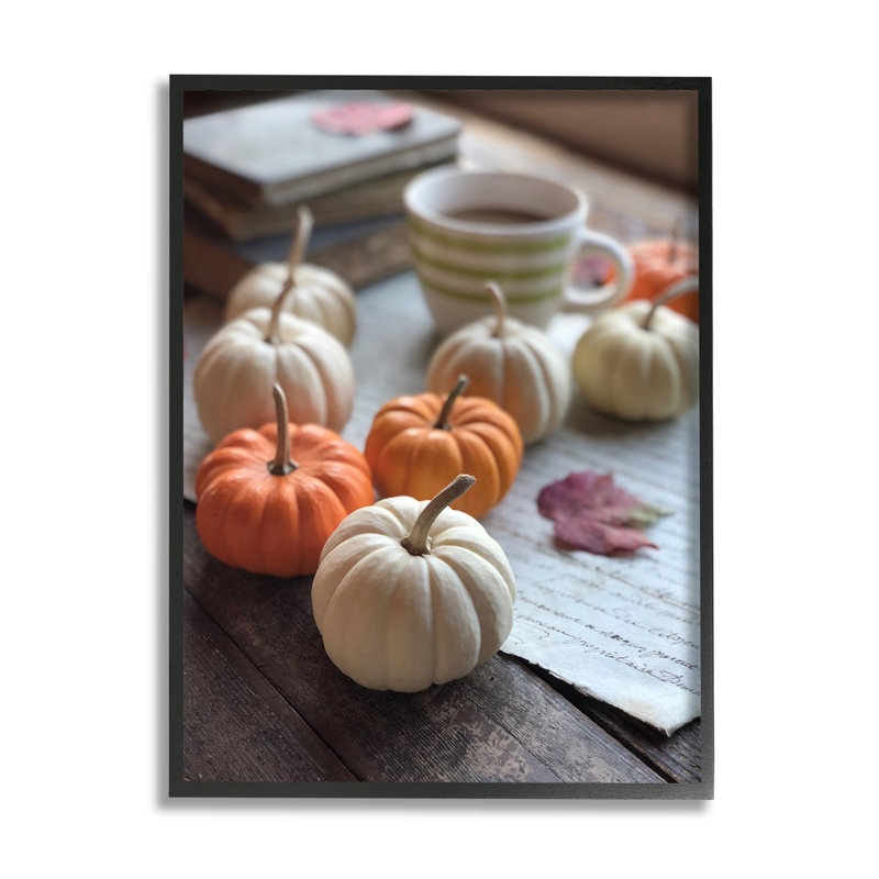 Cozy Pumpkins Scattered Leaves, Cadre noir, H 14 po x l 11 po x P 1,5 po