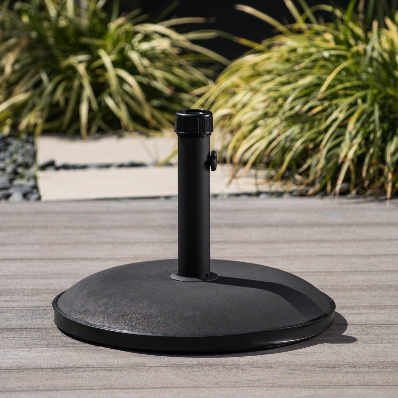 Porte-parapluie en béton et en acier robuste - 55 lb de poids lourd, noir, supporte des parapluies jusqu'à 12 pi et est sécuritaire avec un bouton de serrage, 20,24 po L x P 14,33 po, poids de la base noire, capacité de 19,70 à 3,54