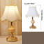 Lampe de table de style Tiffany avec base dorée et abat-jour tambour, design européen classique pour table de chevet de chambre à coucher ou décor de salon