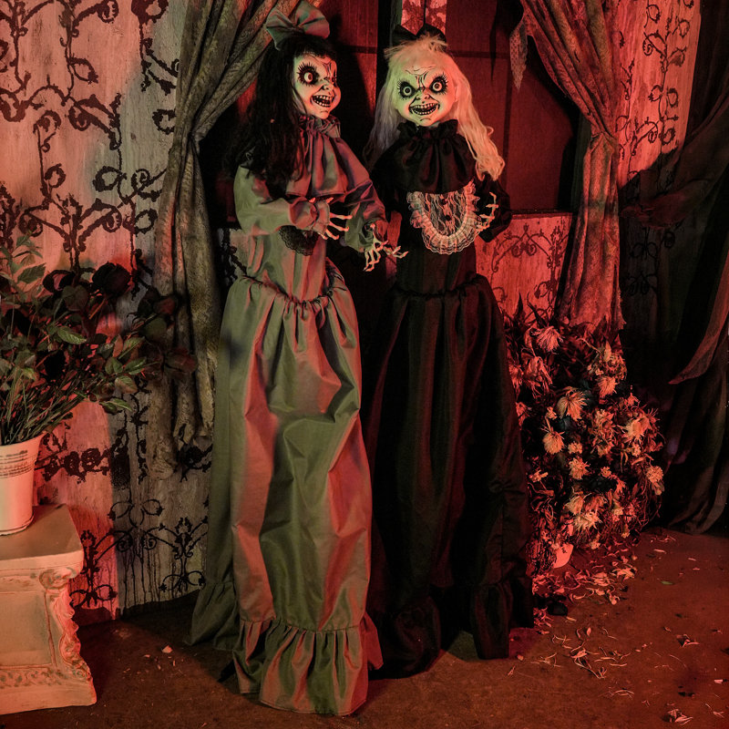 «Haunted Hill Farm», animateur d'Halloween debout debout de 5 pi avec une tête en mouvement et des yeux à DEL rouges