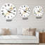 Petits oiseaux sur les branches d'arbre II - Horloge murale traditionnelle-60187944