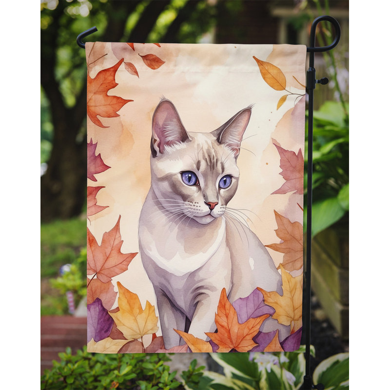 Chat en feuilles d'automne drapeau de jardin, Thaï lilas