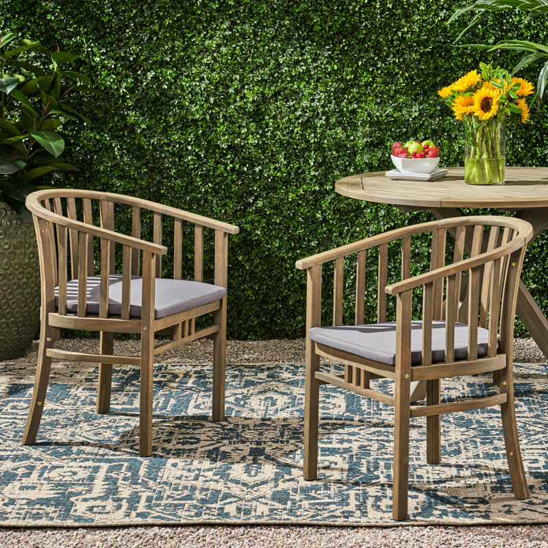 Chaises de jardin en bois avec coussins en coton gris foncé (paquet de 2). Naturelles et confortables pour le salon. Coussins inclus (2 pièces). Structure stable.