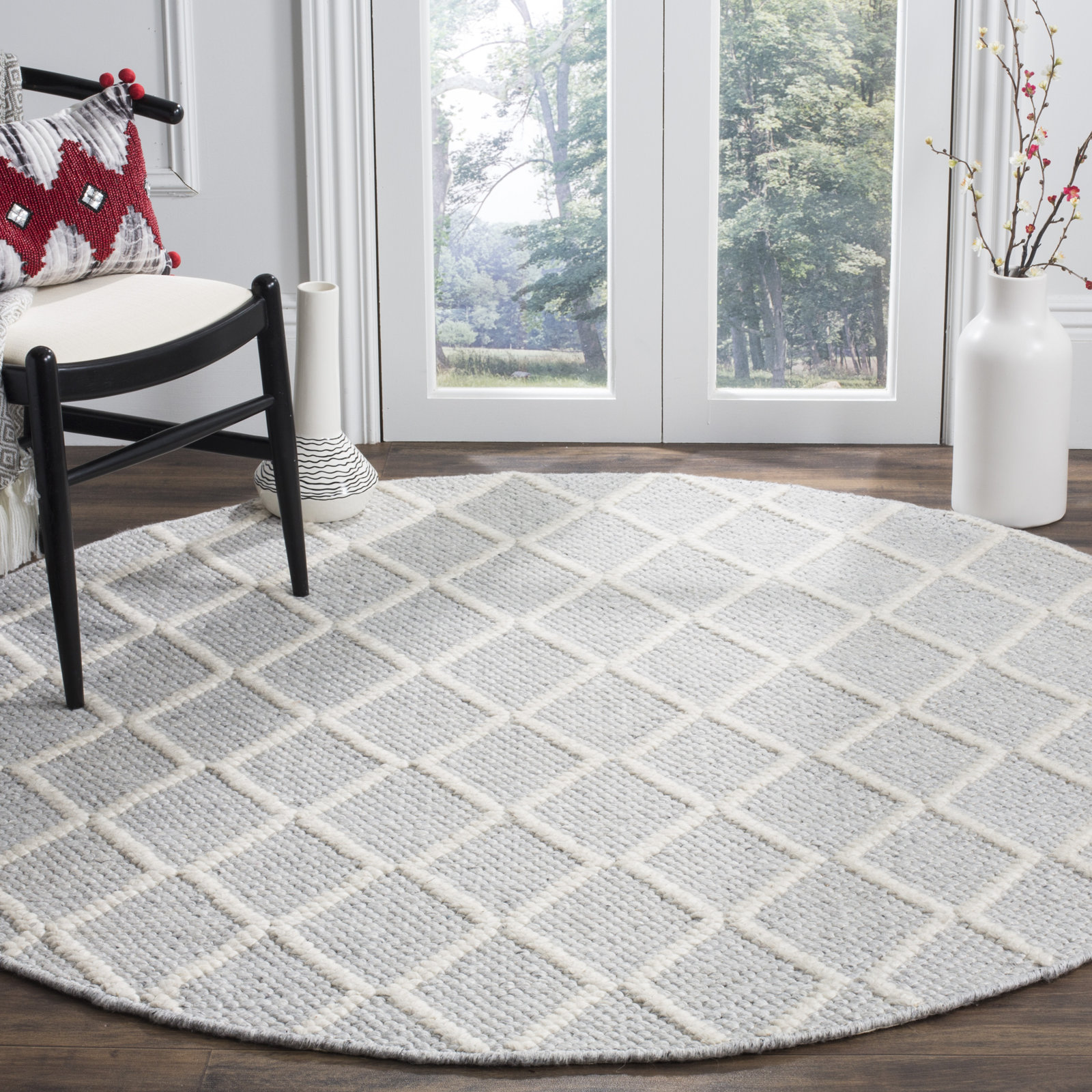 Russo Geometric Flatweave Silver/Ivory Area Rug, Round 6'