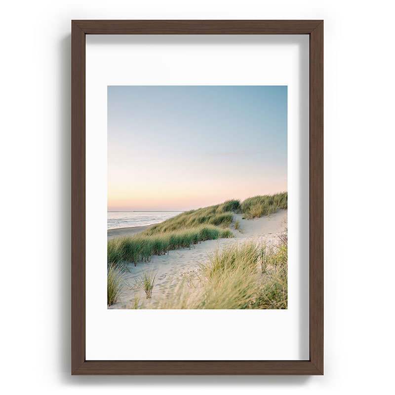Rosecliff Heights «Dunes Of Holland Sunset» par Raisa Zwart, reproduction d'art encadrée en érable, 24 po x 36 po