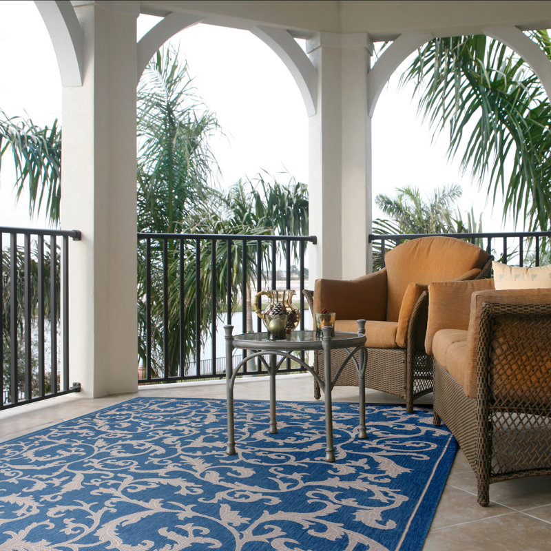 Carolino Performance Floral Indoor/Outdoor Area Rug, Round 5'3"