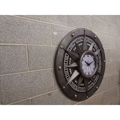 Horloge murale surdimensionnée en métal à compas Buettner