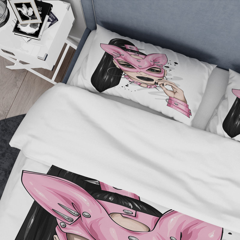 Femme avec masque de lapin rose I - ensemble de housse de couette Shabby Elegance - microfibre de polyester