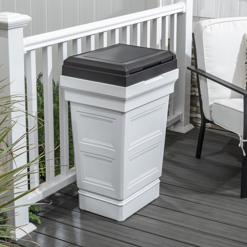 Atherton Classic White 30 Gallon Outdoor Plastic Garbage Can