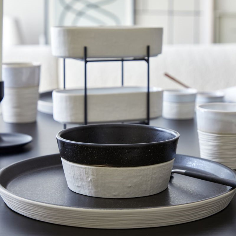 Nótos Fine Stoneware Dinner Plate, Latitude Black