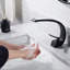 Robinet de salle de bain à un trou-87818446
