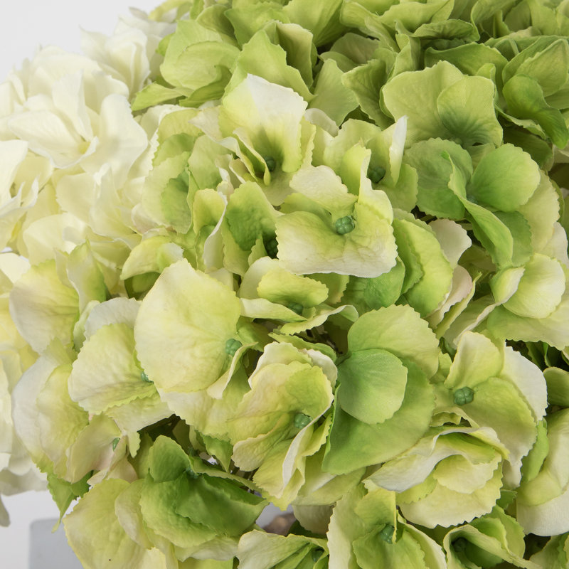 Arrangement floral dans un vase Savannah Hydrangea