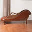 Chaise longue d'intérieur en bois massif et cuir-132411775
