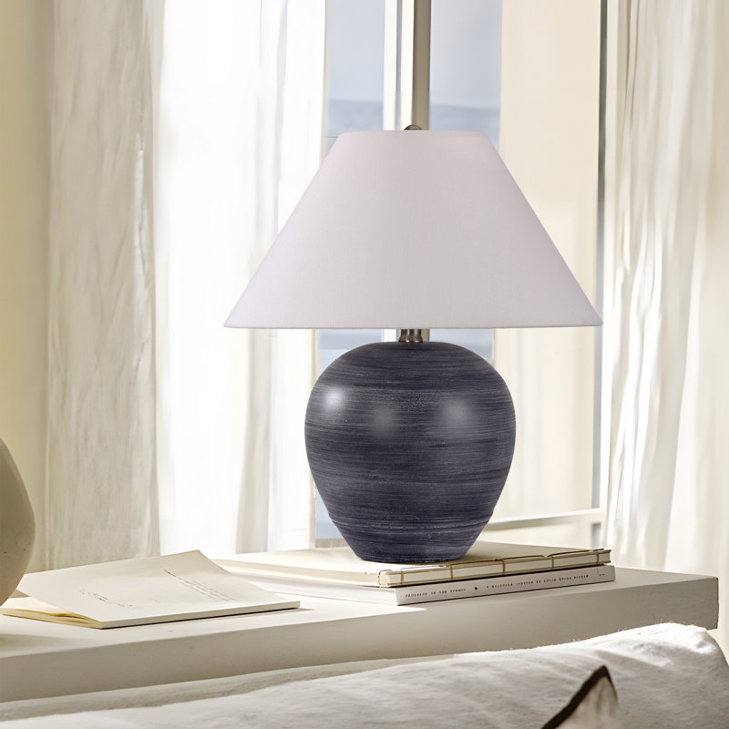 Lampe de table en céramique, Rayé noir, H 18,11 po x l 15,75 po x P 15,75 po