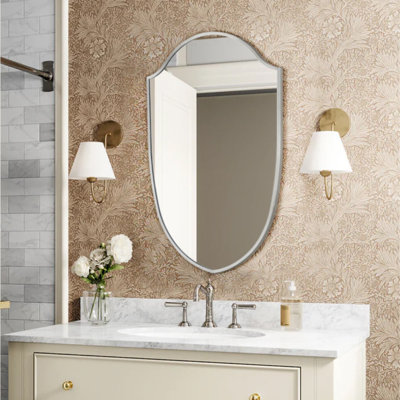 Miroir de salle de bain asymétrique en métal arqué 30 po H x 20 po Faus pour meuble-lavabo, commode, manteau de cheminée ou chambre à coucher