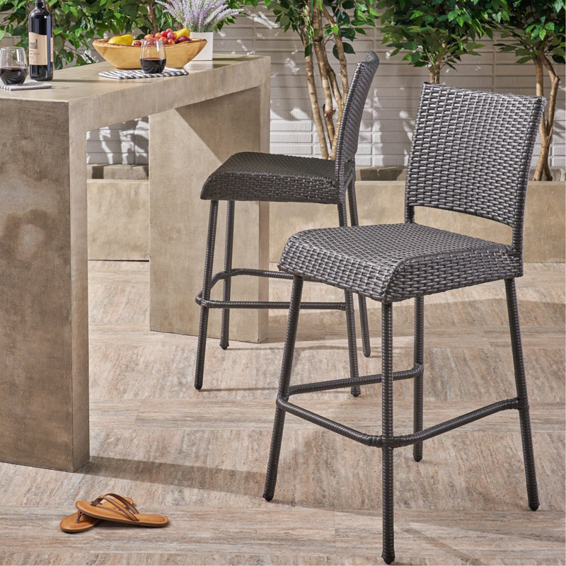 Ensemble de 2 tabourets de bar 29 po en rotin extérieur sans accoudoirs, gris
