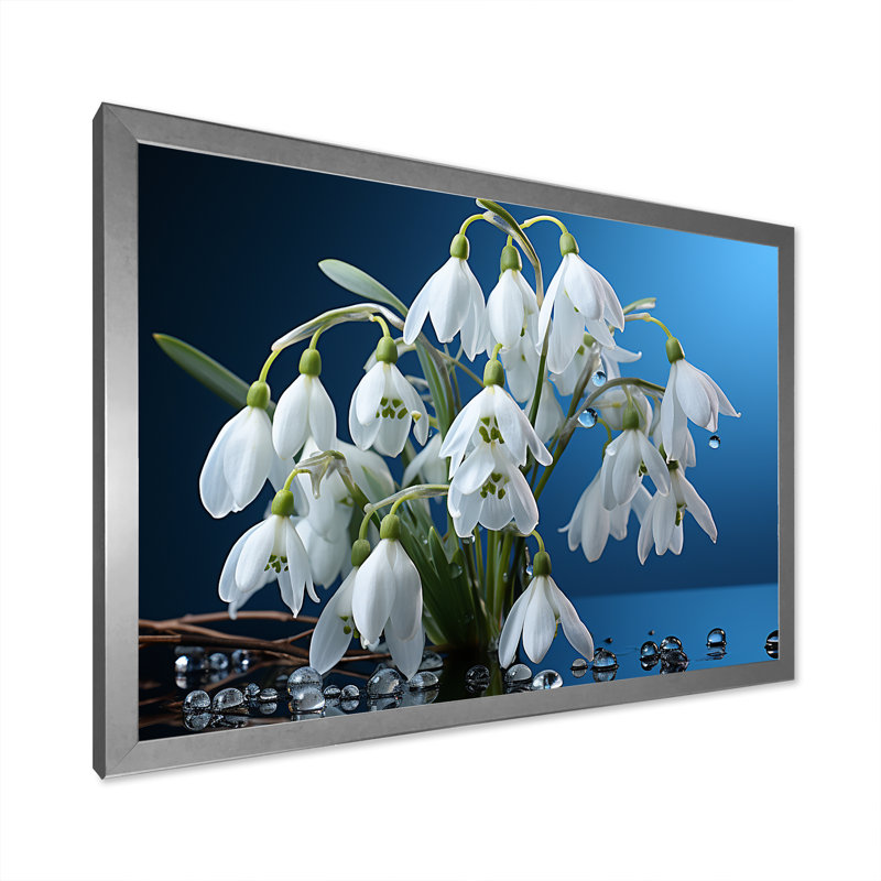 «Winter Snowdrop Flower», photographie sur toile, Cadre simple argenté, H 24 po x l 32 po x P 1 po